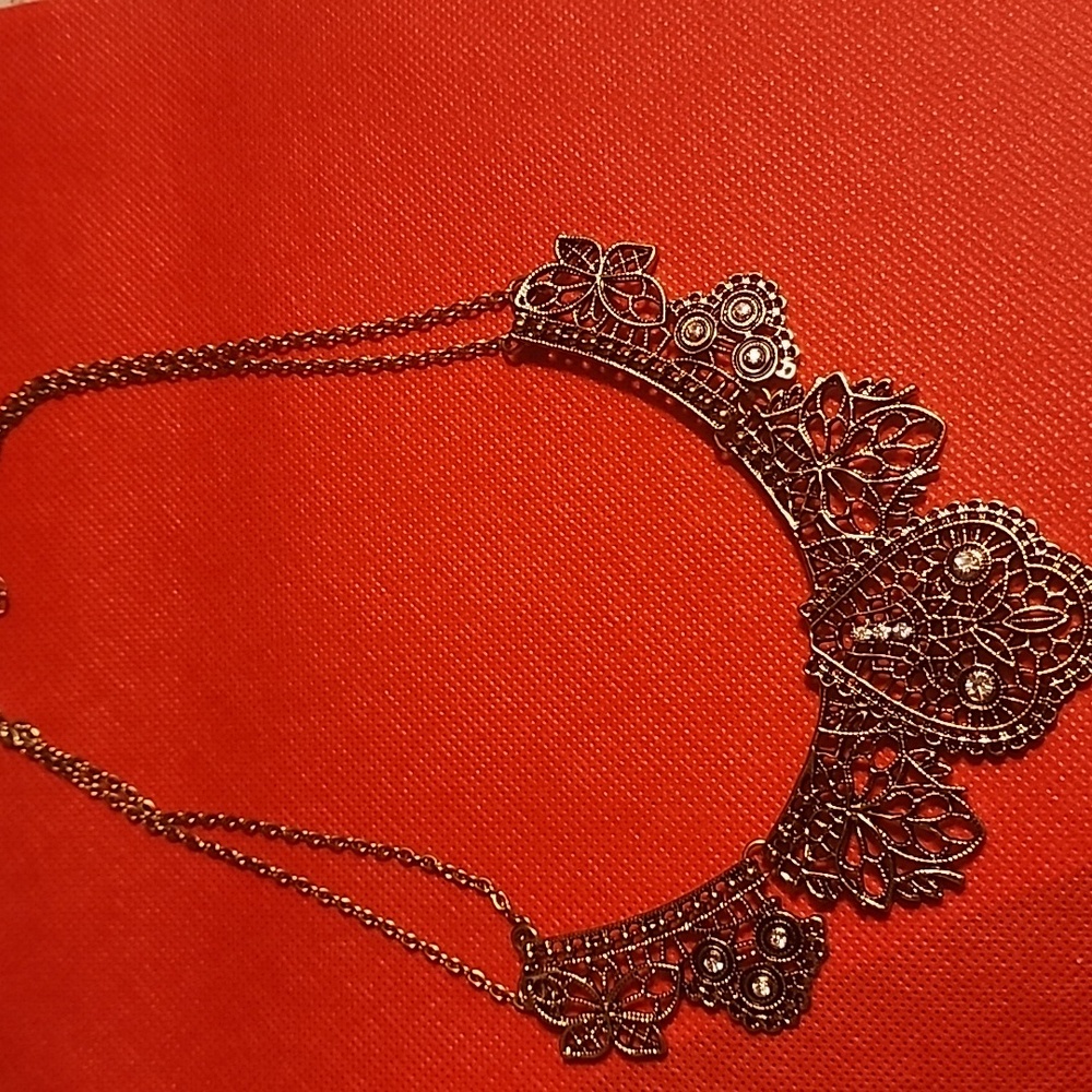 Intricate Gold Filigree Necklace, Free Earrings With Purchase - Picture 6 of 7